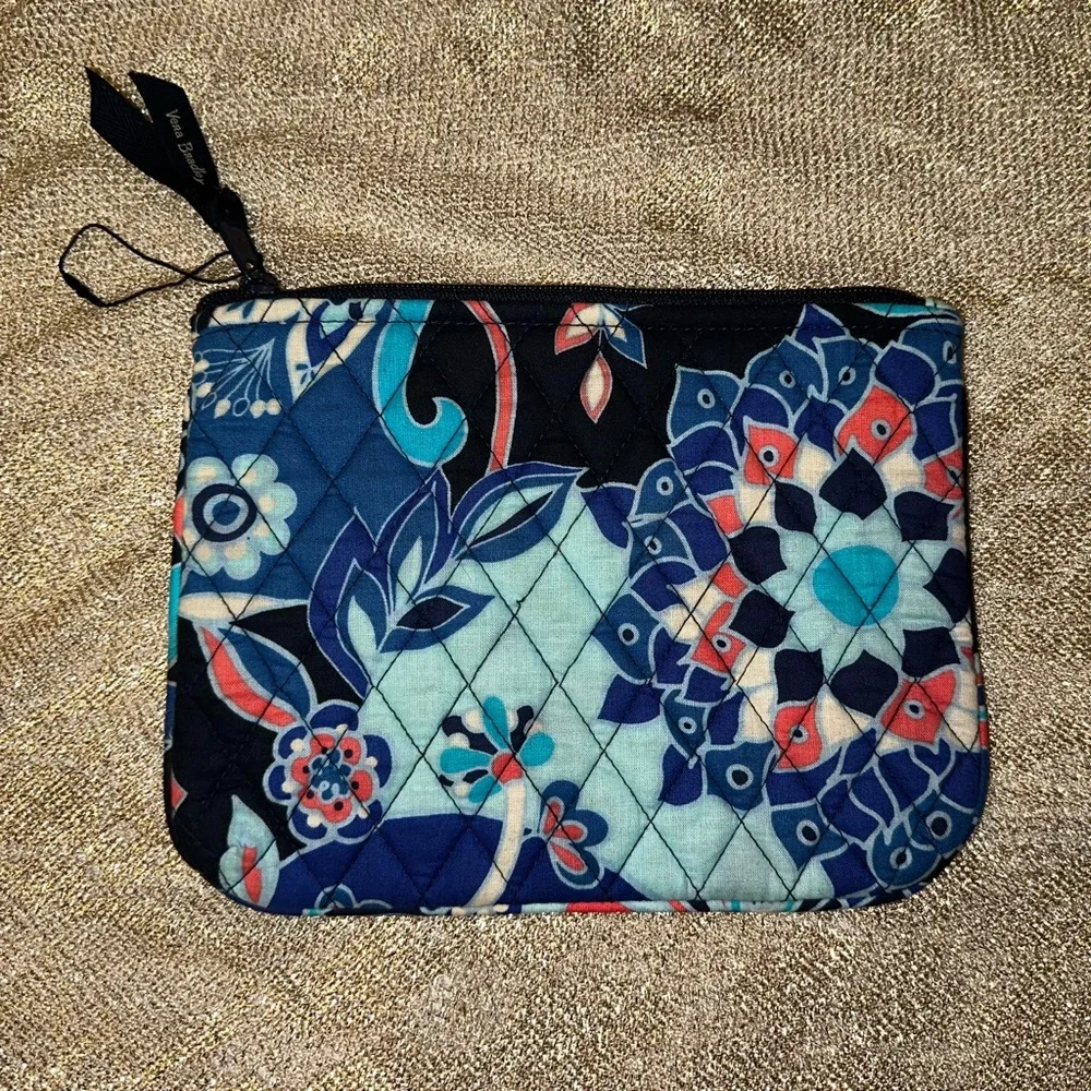 NEW Vera Bradley Large Quilted Pouch Zippered Multipurpose Cosmetic Bag Clutch